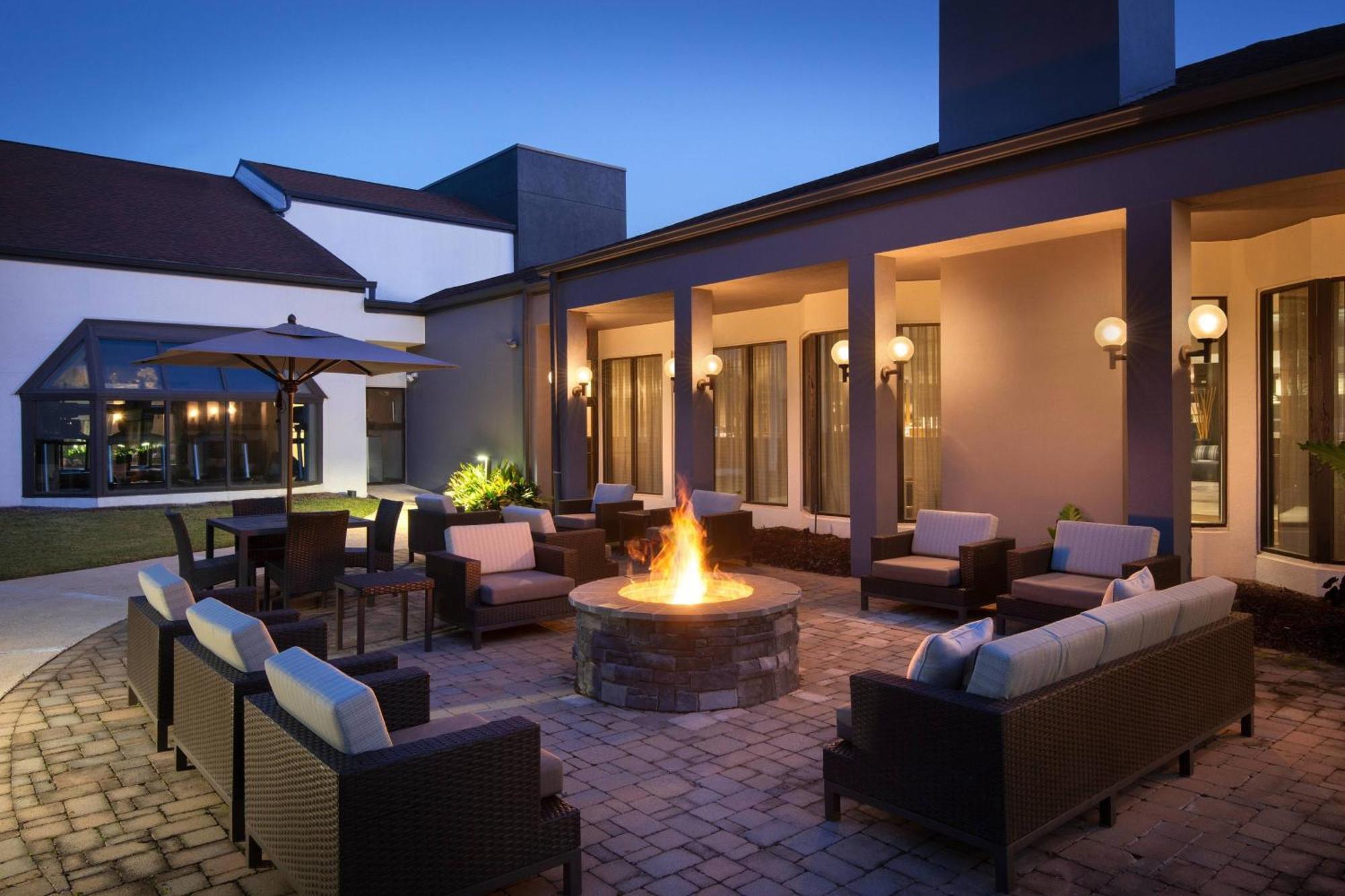 Courtyard By Marriott Birmingham Homewood Εξωτερικό φωτογραφία